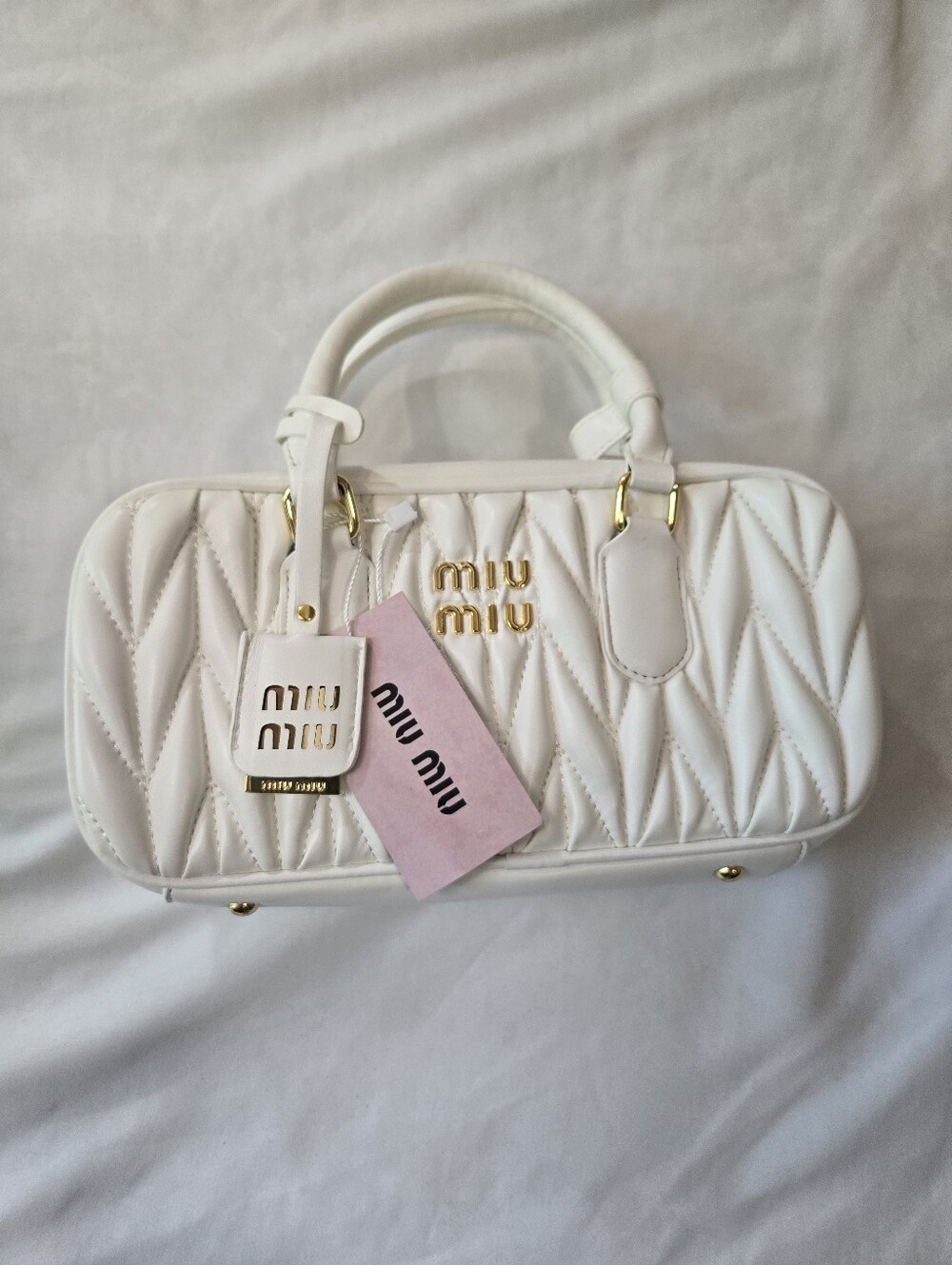 Gorgeous White Quilted Top-Handle Women’s Matelasse Leather Bag